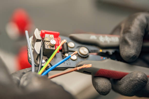Best Affordable Electrician  in Colfax, IA
